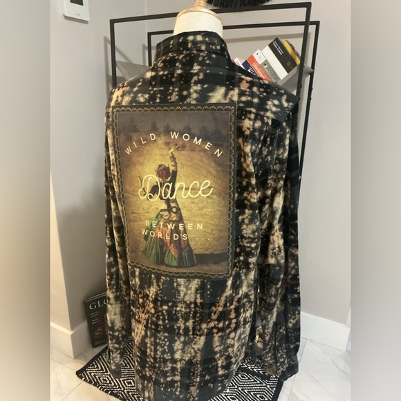 EUC Angry Minnow Flannel Shirt - Size M - Picture 6 of 8